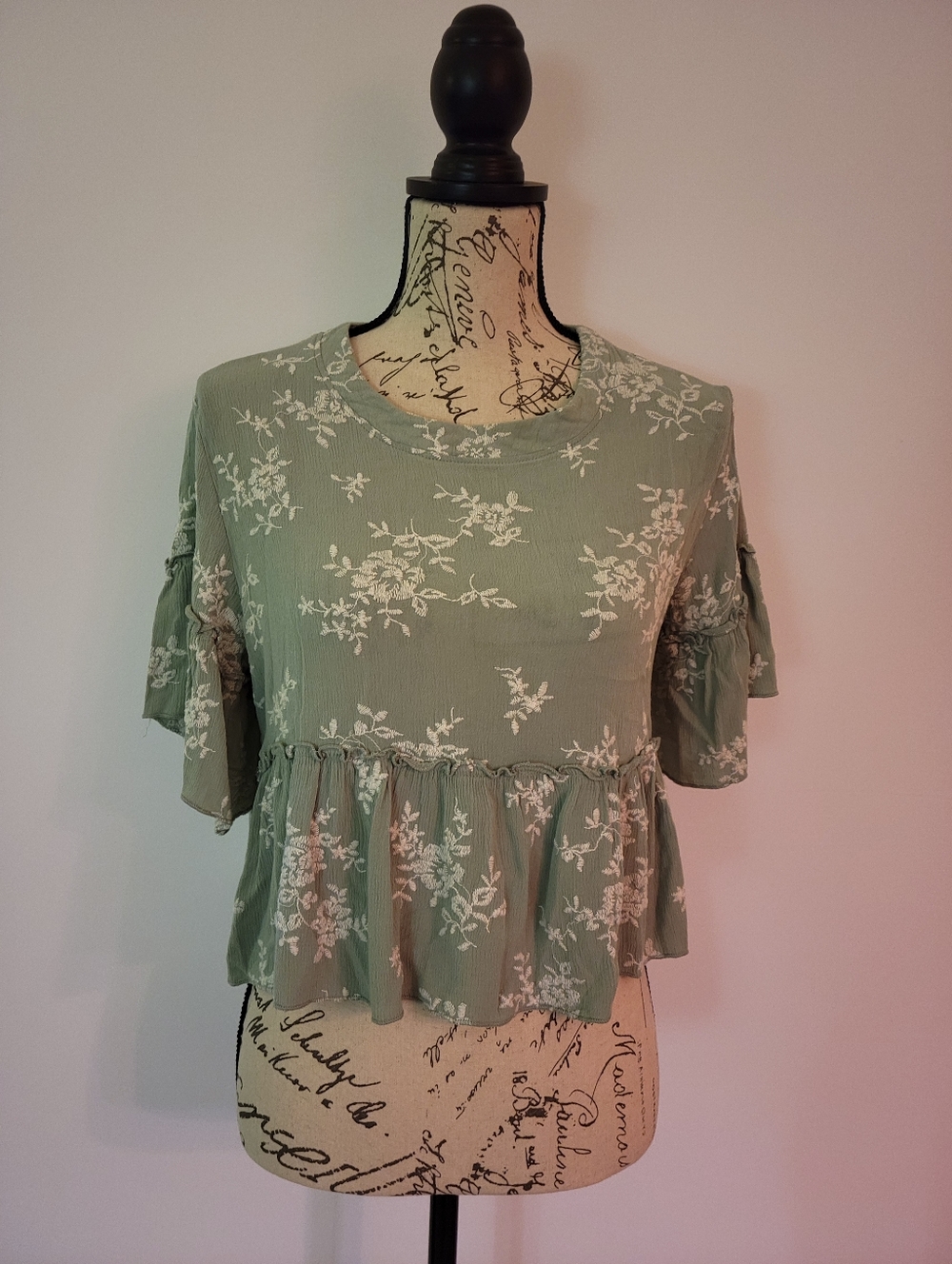 Altar'd State Bohemian Green Floral Peplum Crop Top Size M
